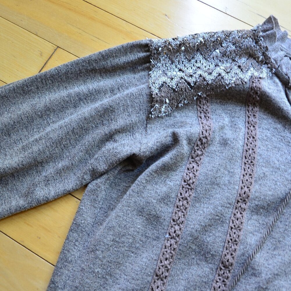 MISS ME Cotton Blend Tribal Gray Long Sleeve Tassel Sweater - Picture 5 of 13